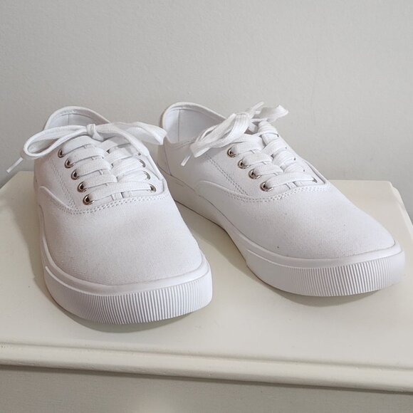 Time and Tru white canvas sneakers, like new condition, size 7.5 - Picture 1 of 4